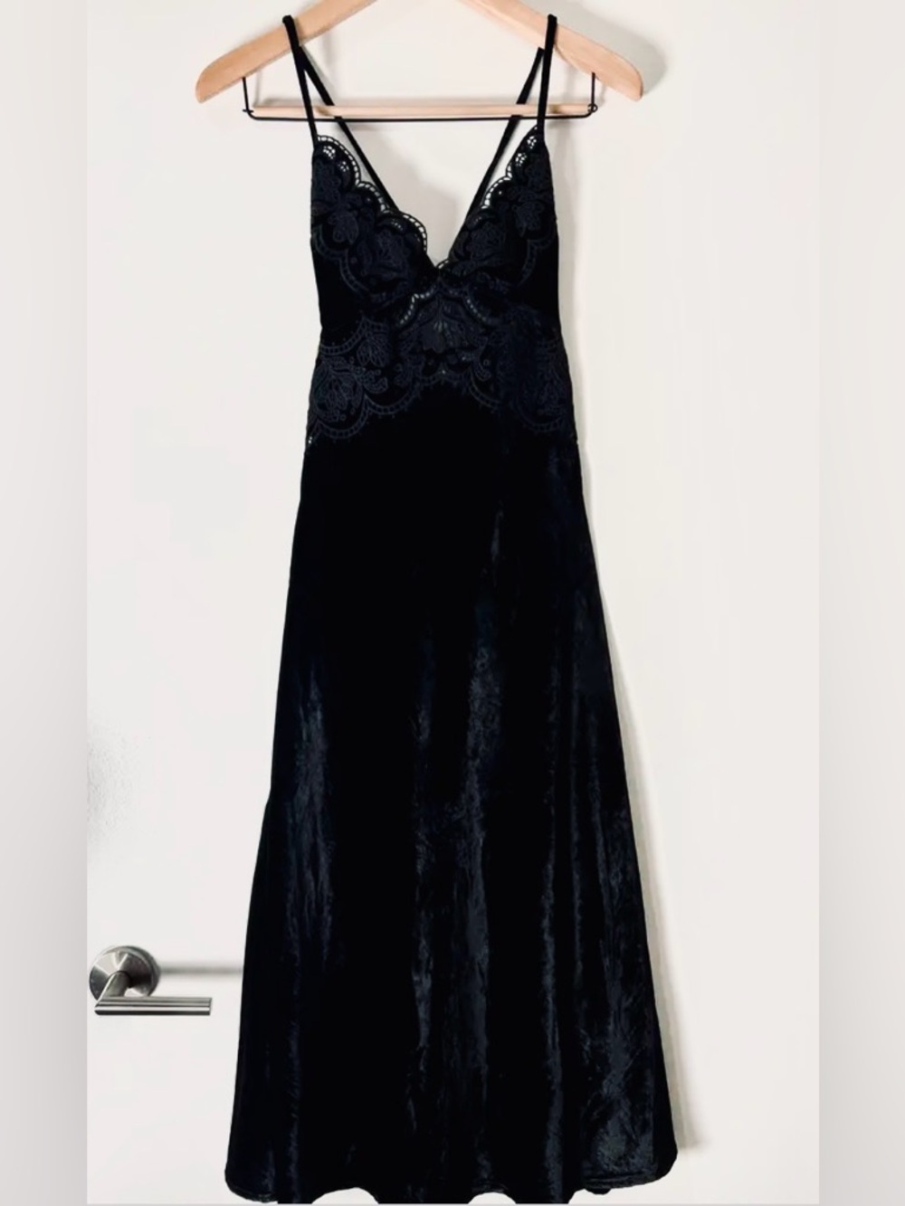 Farm Rio Richelieu Velvet Slip Dress Black Lace Midi Size Large - Picture 8 of 10